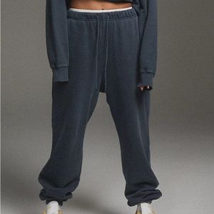 Elwood Clothing Sweatpants in Vintage Navy XS